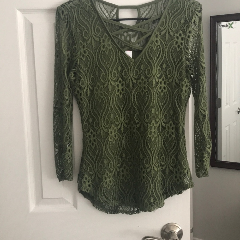 Quarter sleeve shirt